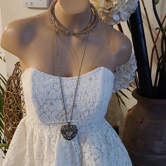 SUMMER STUNNING LACE PARTY DRESS SMALL SLEEVLESS - Picture 15 of 16